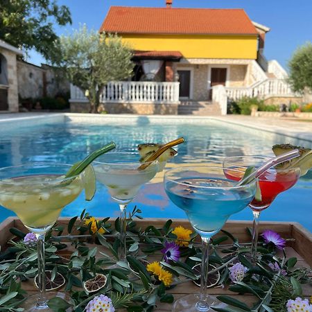 Holiday Home Iva With Pool Sukošan Dış mekan fotoğraf