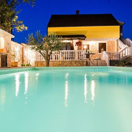 Holiday Home Iva With Pool Sukošan Dış mekan fotoğraf