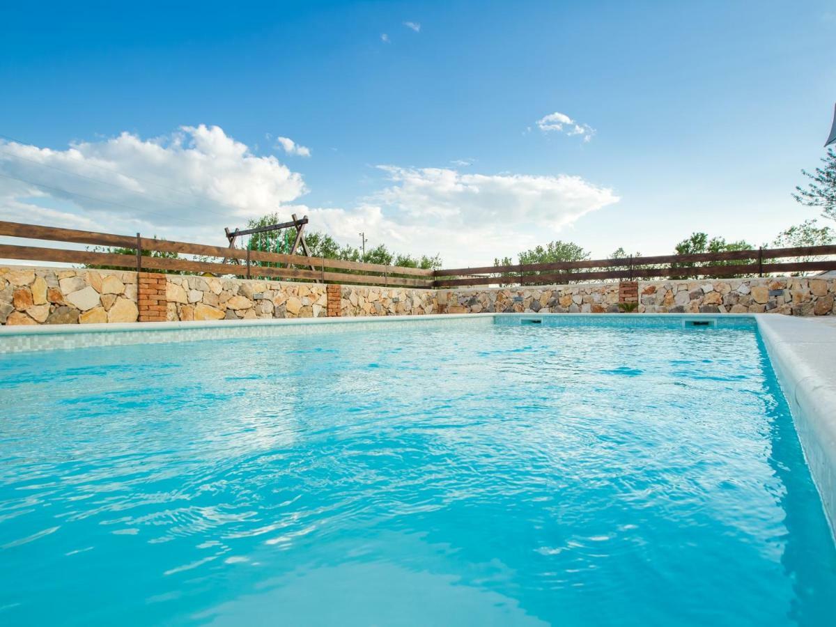 Holiday Home Iva With Pool Sukošan Dış mekan fotoğraf