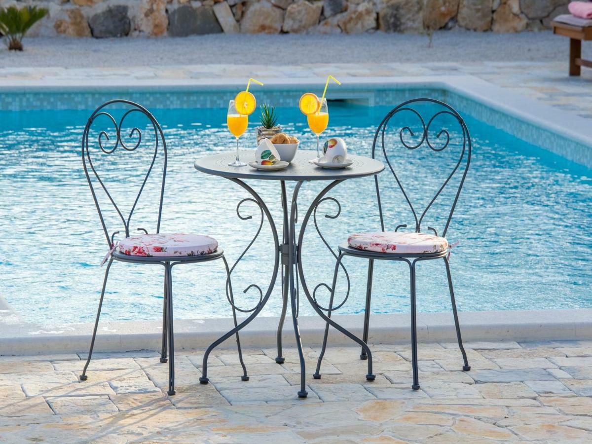 Holiday Home Iva With Pool Sukošan Dış mekan fotoğraf
