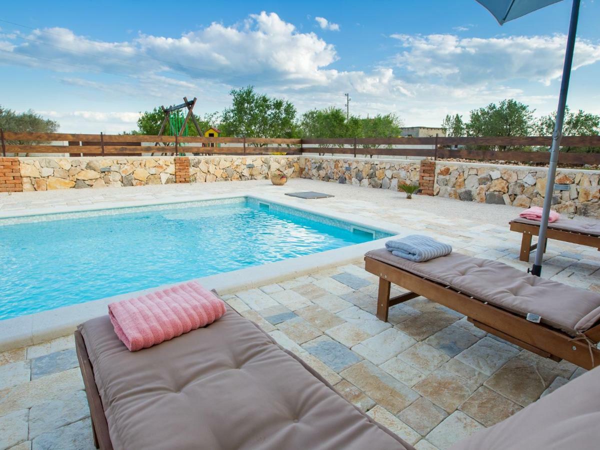 Holiday Home Iva With Pool Sukošan Dış mekan fotoğraf