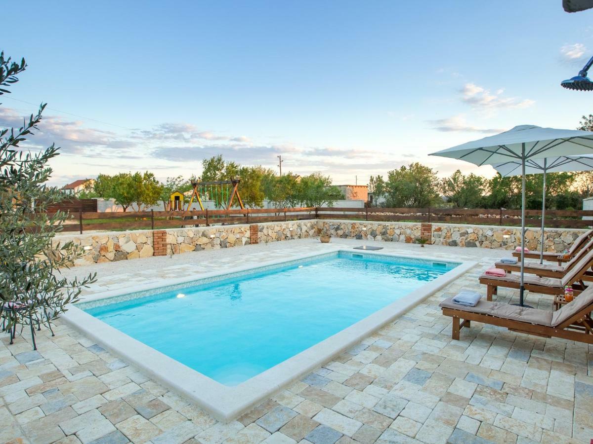 Holiday Home Iva With Pool Sukošan Dış mekan fotoğraf