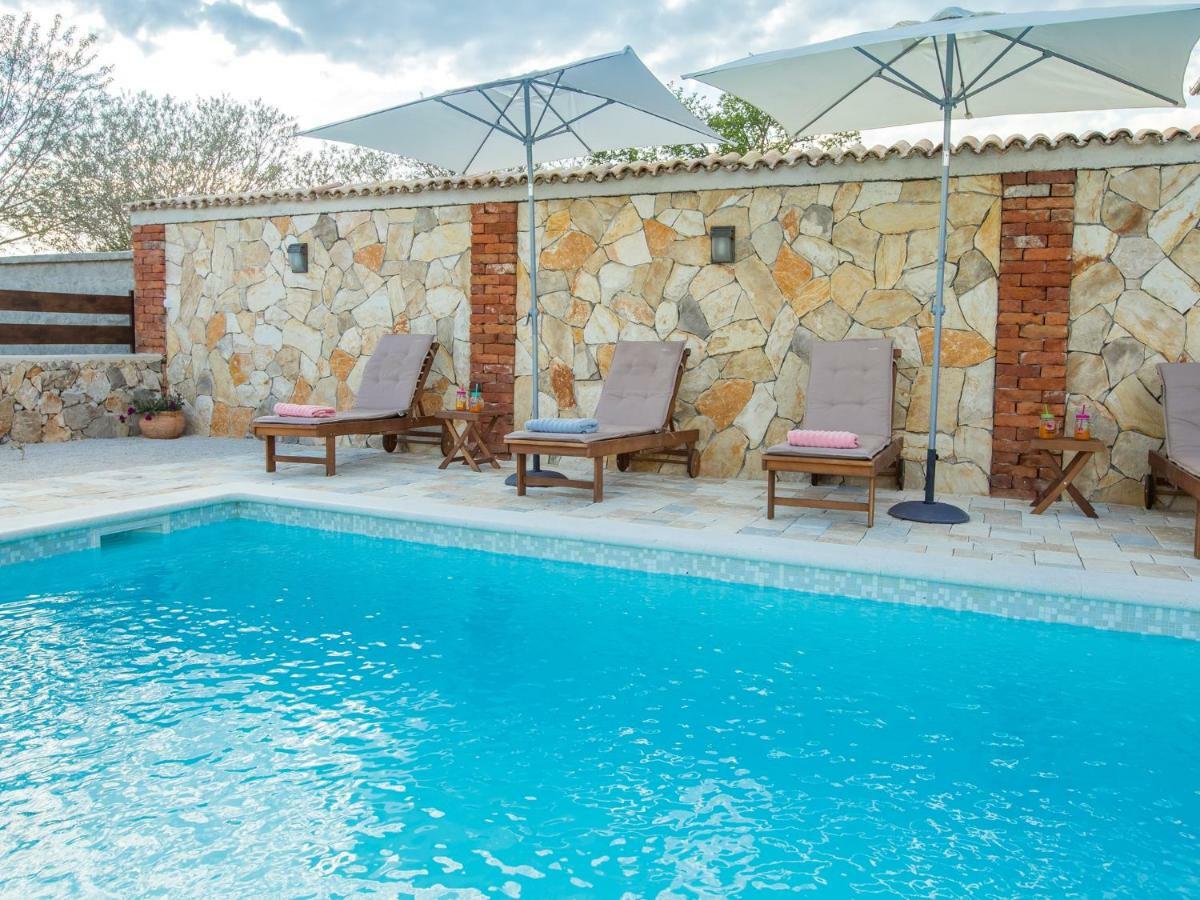Holiday Home Iva With Pool Sukošan Dış mekan fotoğraf